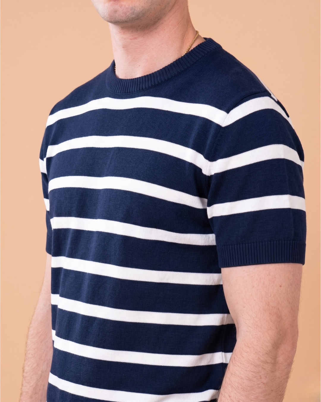 NAVY WHITE-STRIPED KNITTED T-SHIRT
