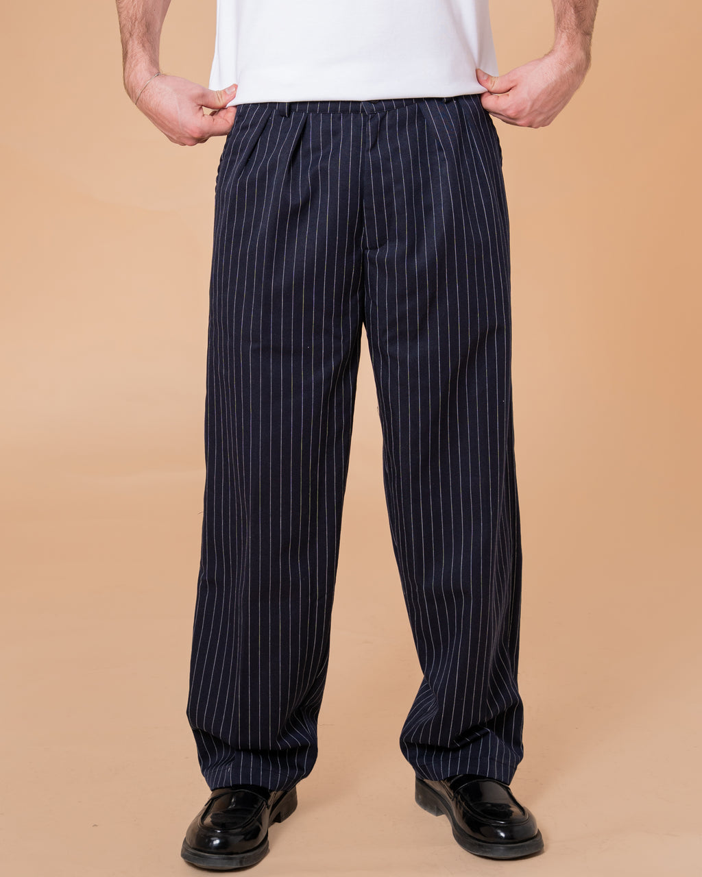 NAVY STRIPPED PANTS