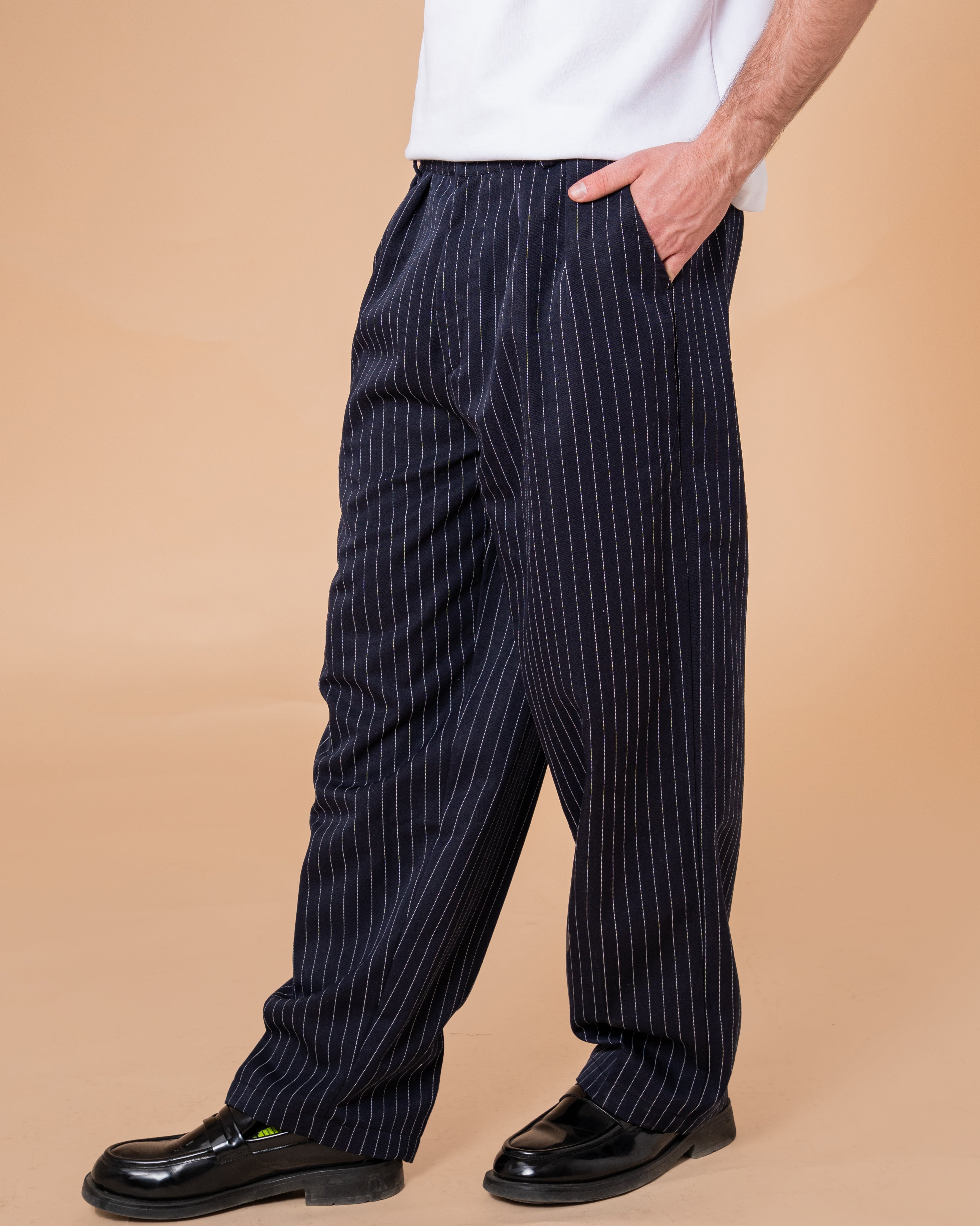 NAVY STRIPPED PANTS