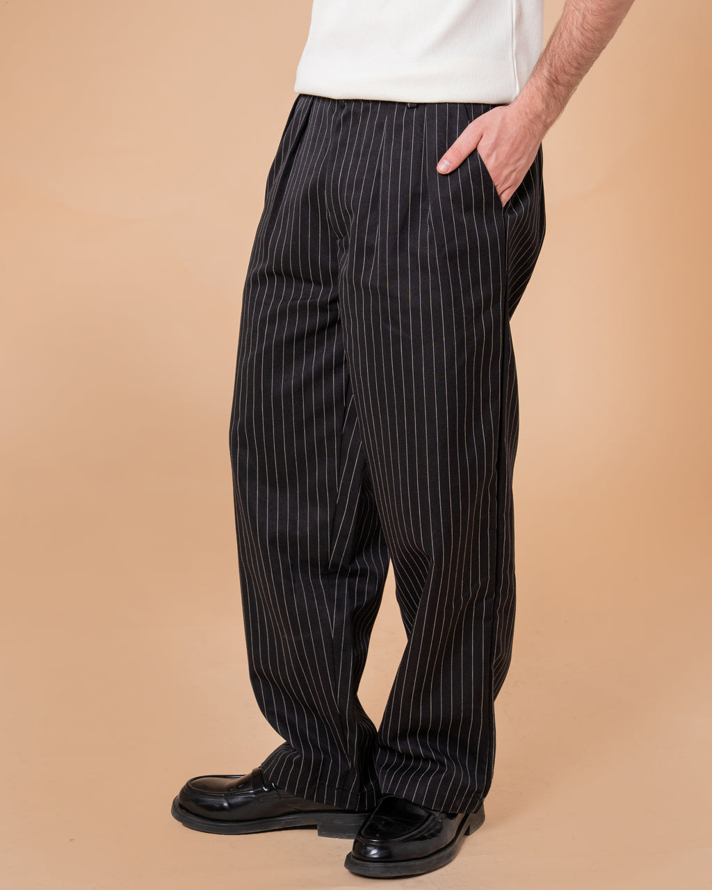BLACK STRIPPED PANTS