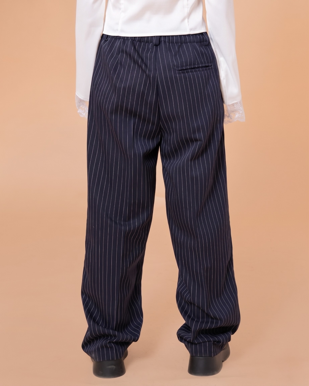 NAVY STRIPPED PANTS